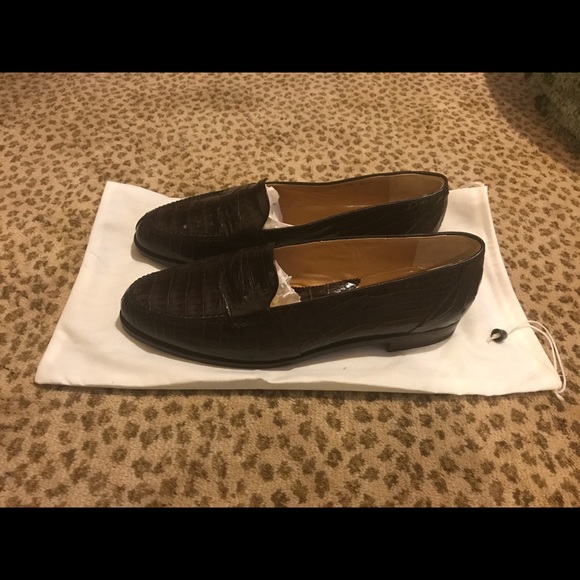 NWOT. Brown alligator mauri slip-on loafers main image 4