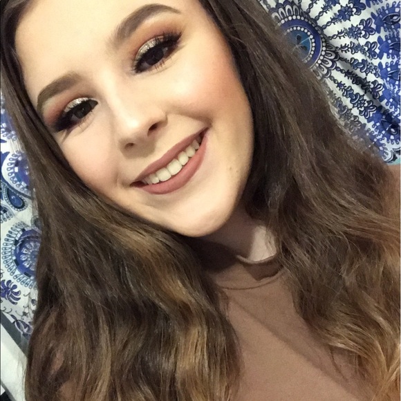 Meet your Posher, Paige - Picture 1 of 1