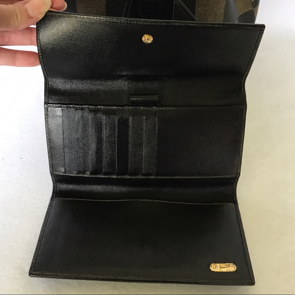❣️SOLD❣️FENDI Pequin Crossbody Bucket Bag & Wallet - Picture 8 of 8