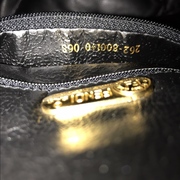 ❣️SOLD❣️FENDI Pequin Crossbody Bucket Bag & Wallet - Picture 5 of 8