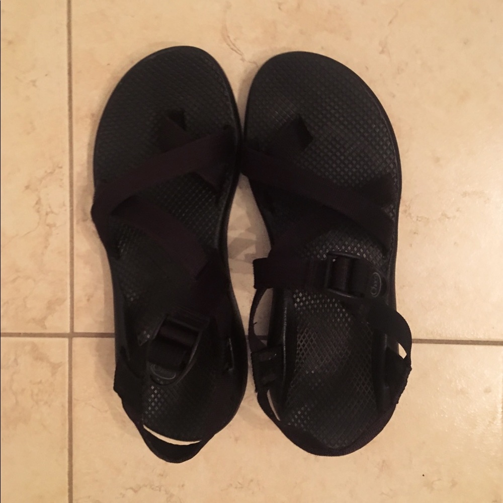 Black Chacos☀️GET THEM FOR $70 on MERC