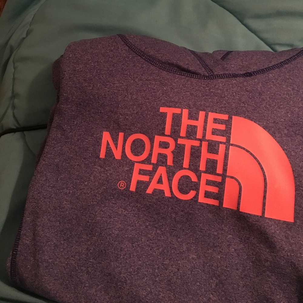 North face hoodie! Size Medium.