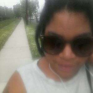 Meet your Posher, Veronica