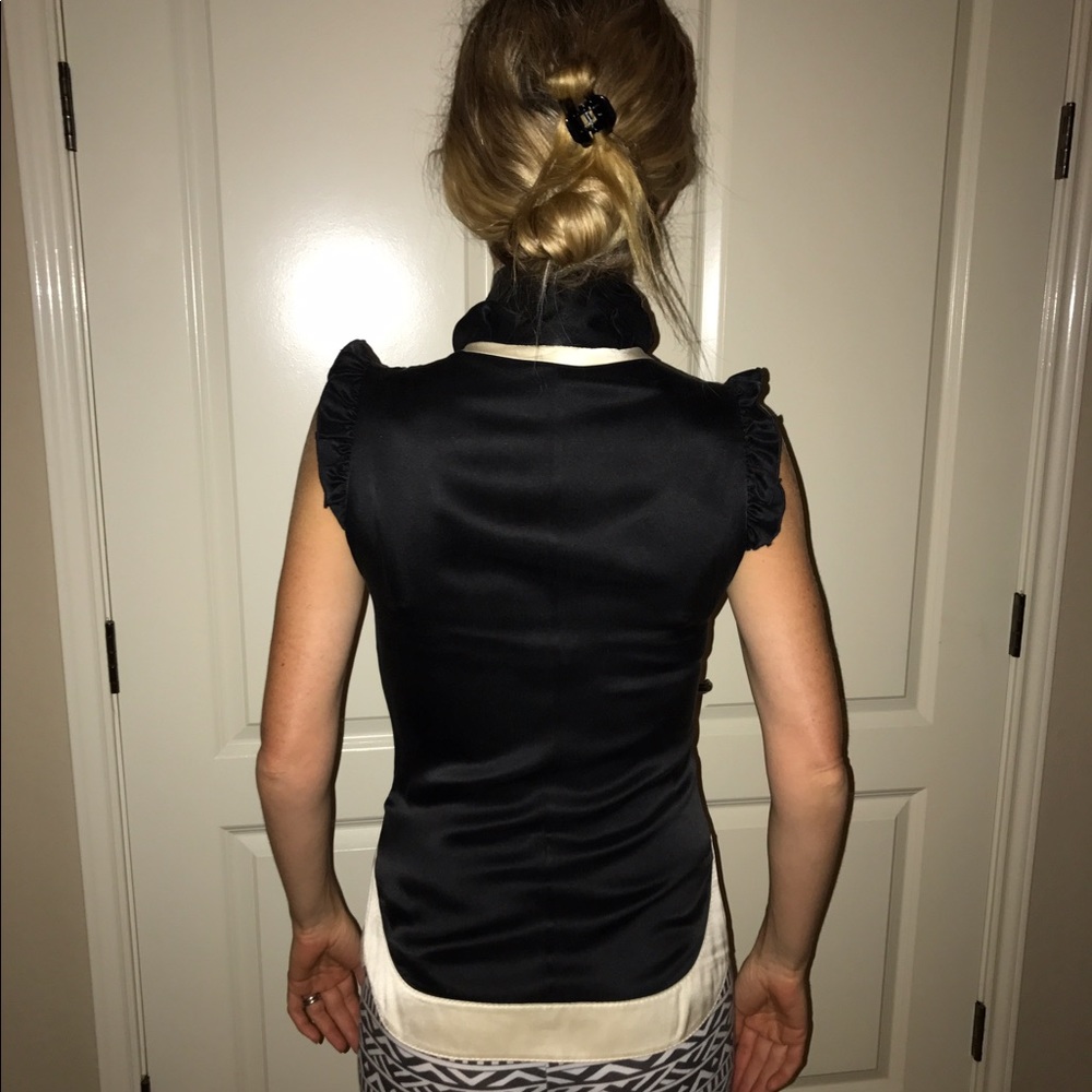 New woman's Omorika blouse. - Picture 7 of 7