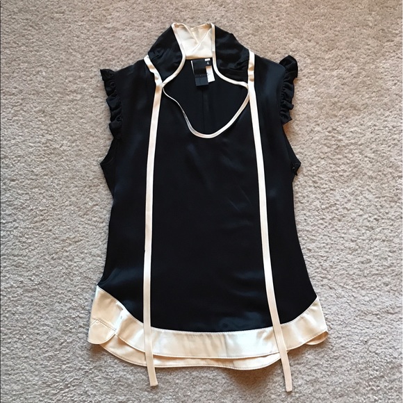 New woman's Omorika blouse. - Picture 2 of 7