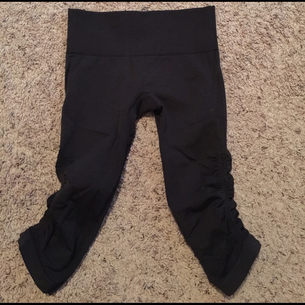 Lululemon In the Flow Crop