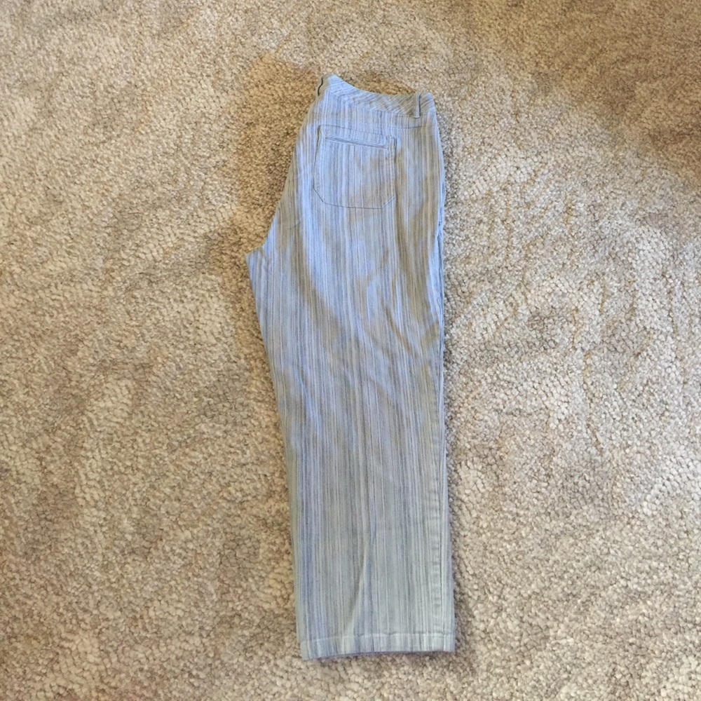 Liz & co. Striped stretch capris
