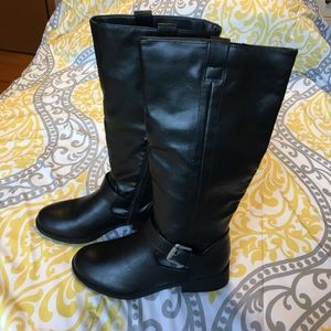 Black boots with zipper and buckle