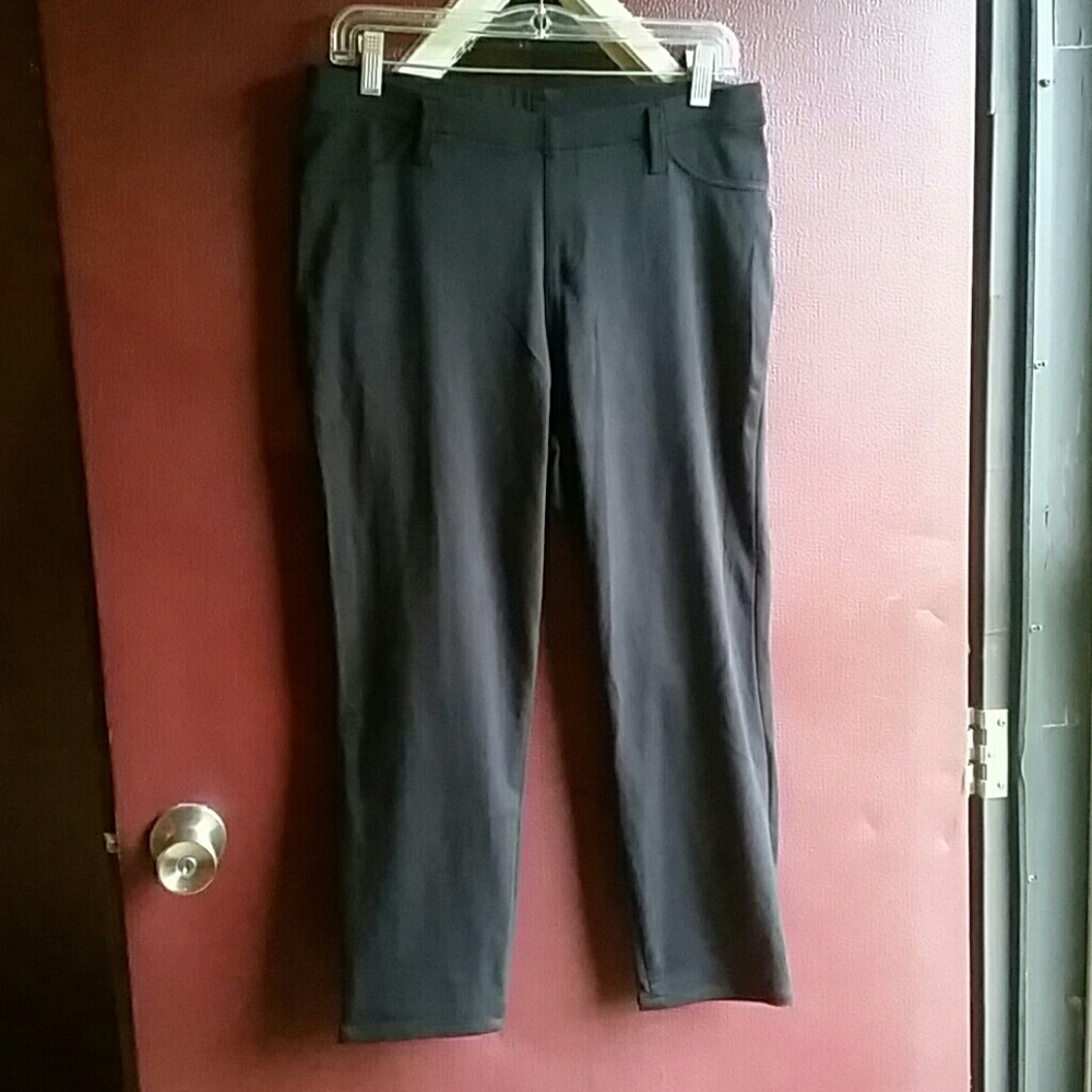 Black Capri Jeggings NWOT