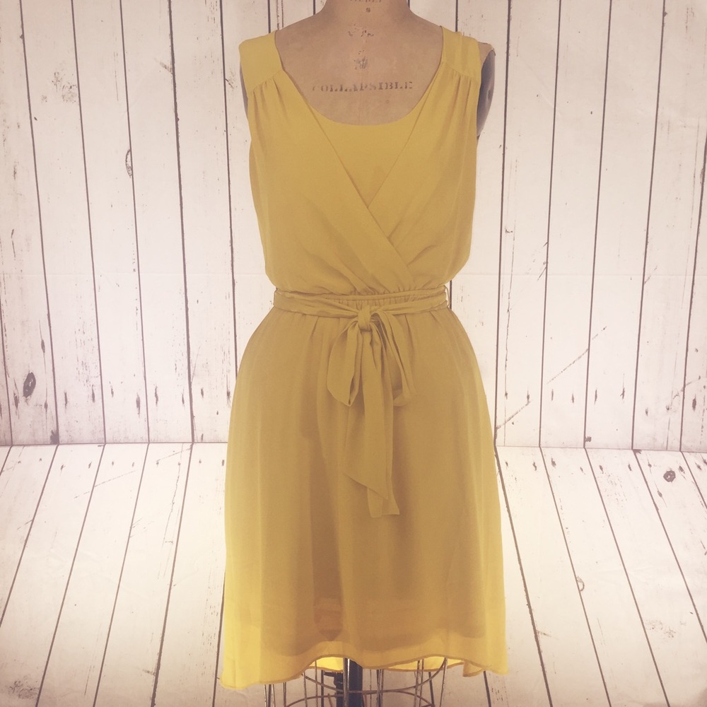 Elegant Yellow Express Dress w/ Mid-Tie