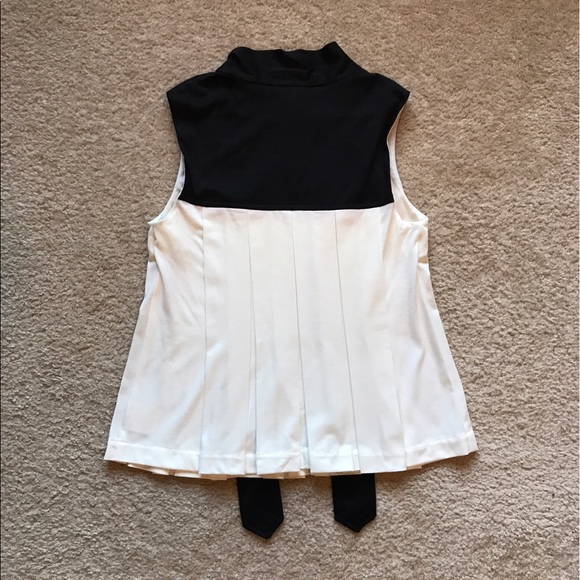 New woman's Omorika blouse. - Picture 3 of 4