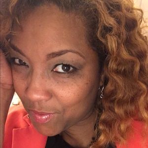 Meet your Posher, Monica