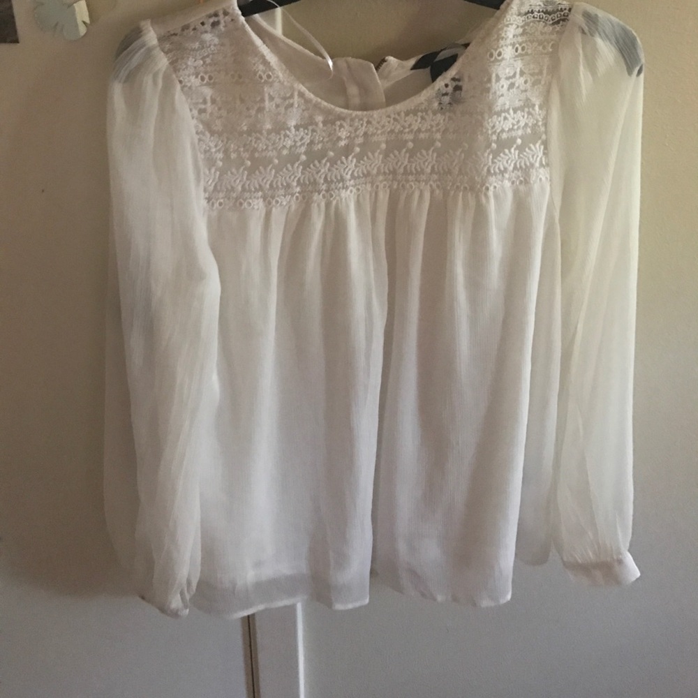cute white blouse.