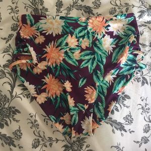 High-waisted bikini bottoms