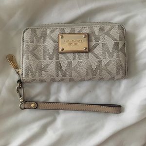 Michael Kors Wristlet