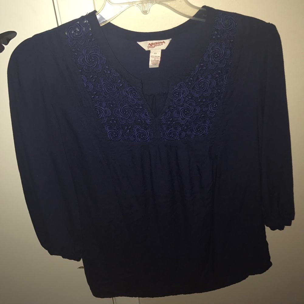 navy top.