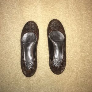 Tory butch brown leather flats