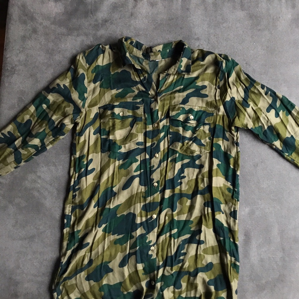 Thin camo button down