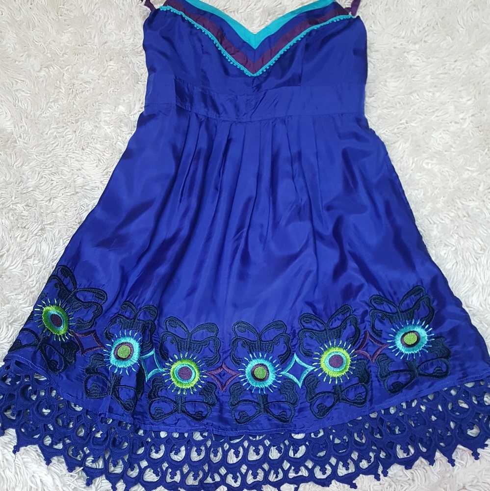 HOST PICK🌺Luvly Silk Blue Embroidered Dress😍
