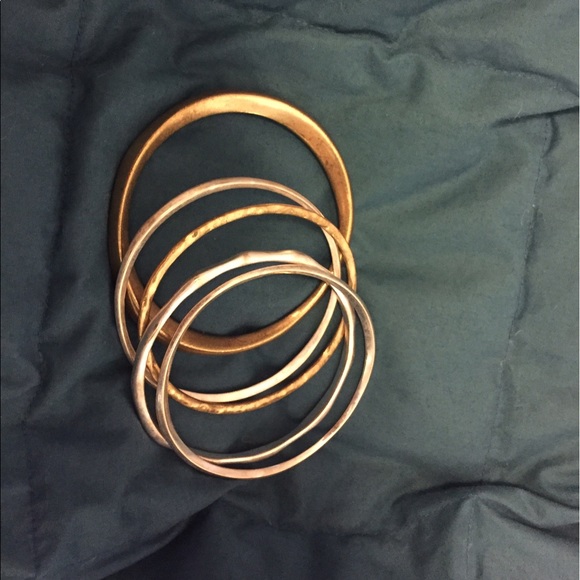 Set of gold and silver bangles-5 pieces - Picture 2 of 4