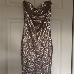 Sequined body con dress!