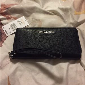 Black Michael Kors continental wallet