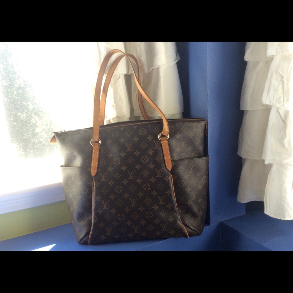 Auth. Louis Vuitton Monogram Totally GM Tote Bag