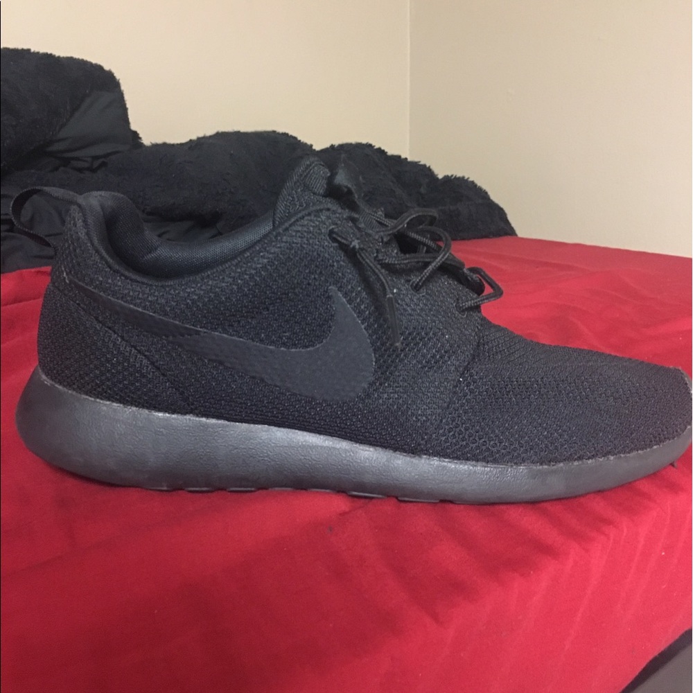 Black Roshes