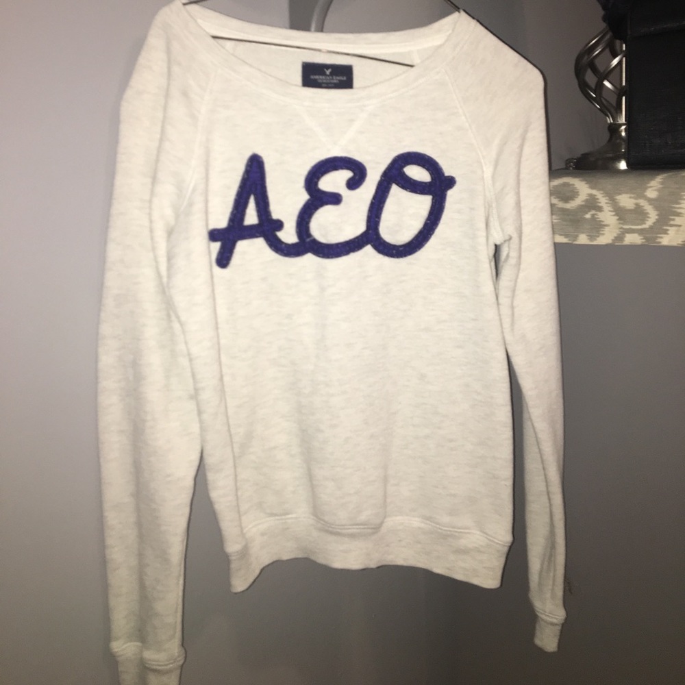 Off White & Navy American Eagle Crewneck 🌀