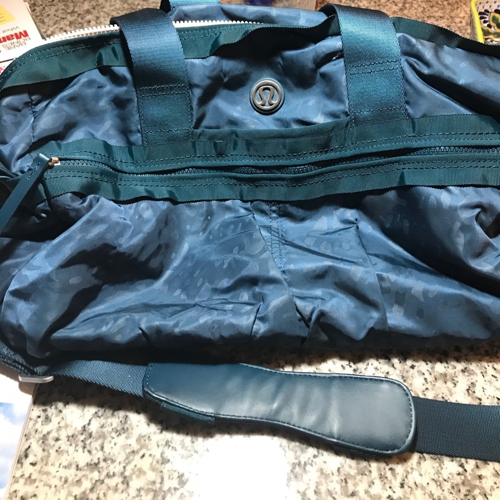 Lululemon Gym To Win Nylon duffel bag in blue