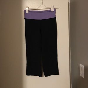 Lululemon size 6 blk/purple workout pants