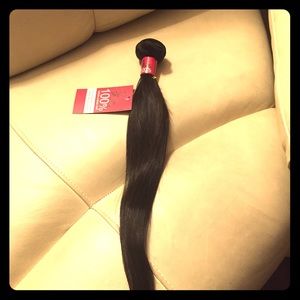 4 bundles straight Peruvian virgin hair.