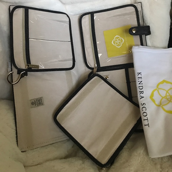 Kendra Scott Bags Kendra Scott Black Jewelry Travel Case Poshmark