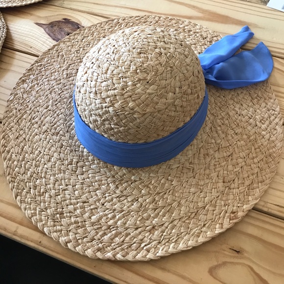 Thick braid Sunhat w knotted cord