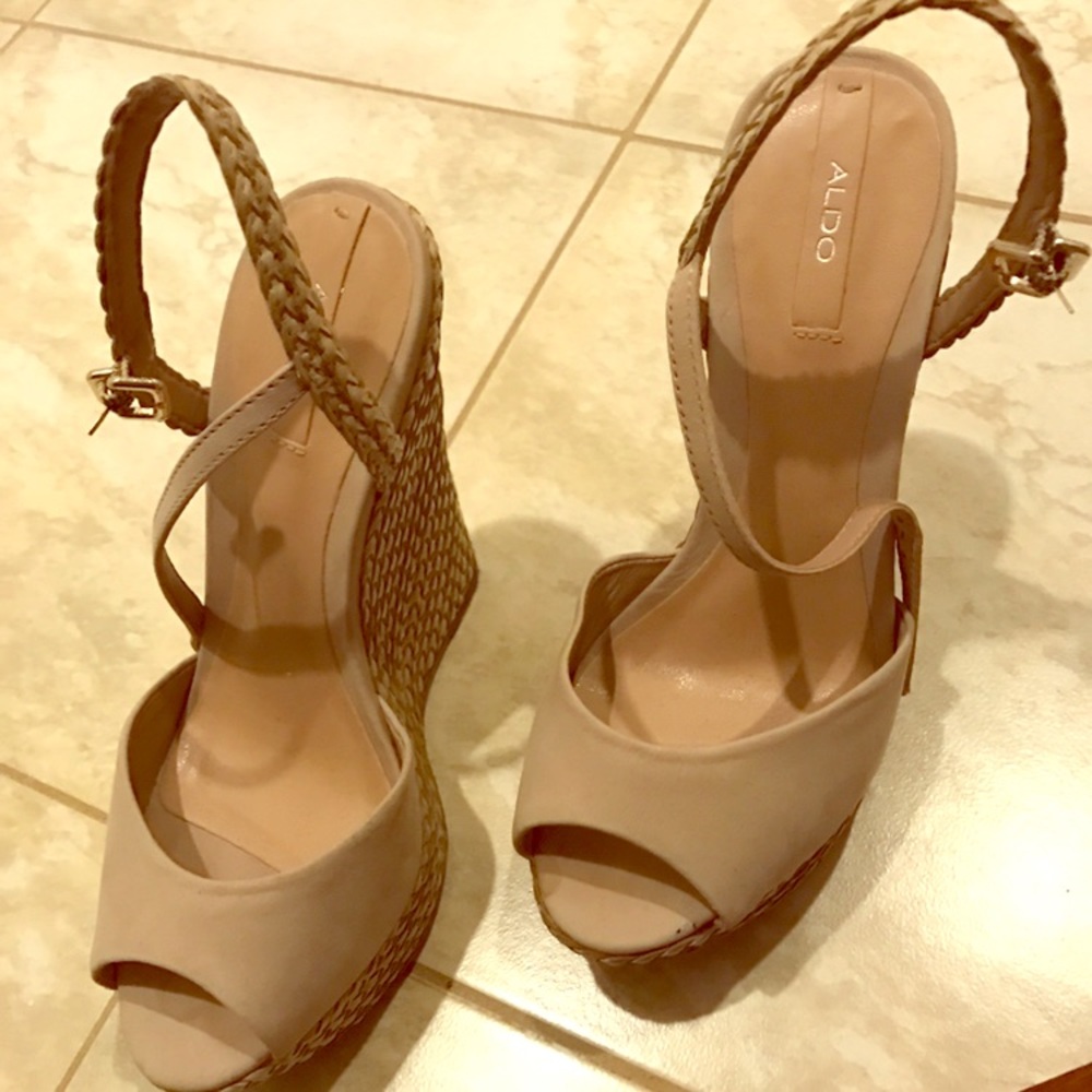 Aldo size 5 wedges