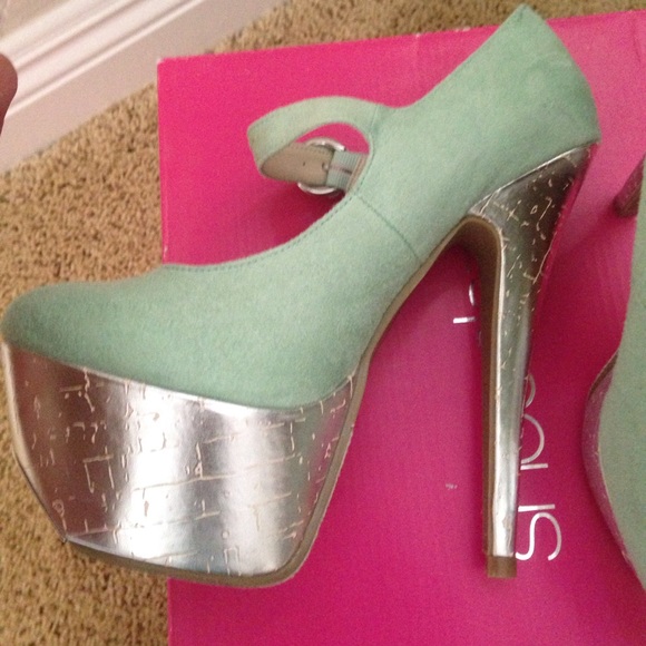 Mint Mary Jane Platform Heels - Picture 2 of 4