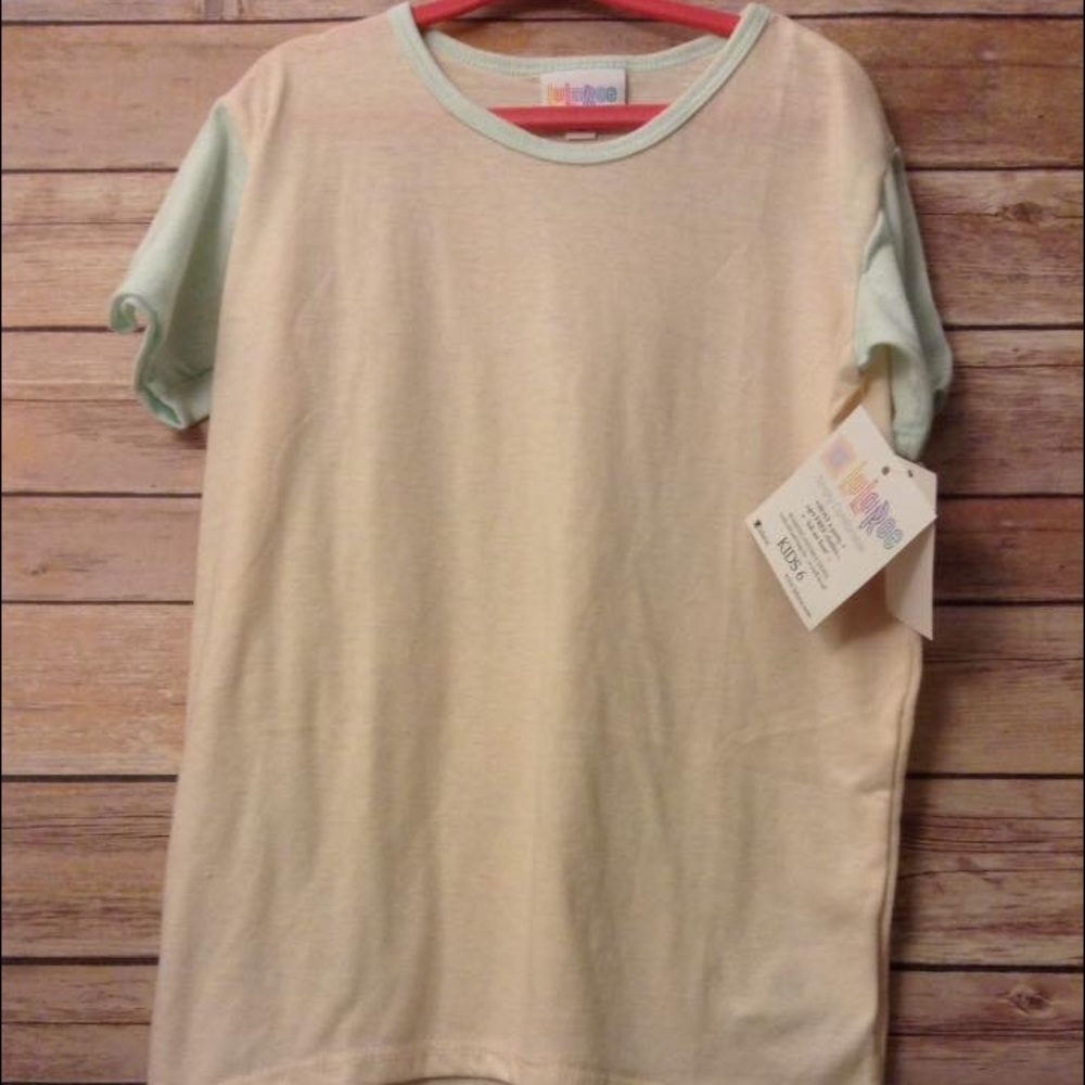 Brand New With Tags LuLaRoe Gracie T Size 6