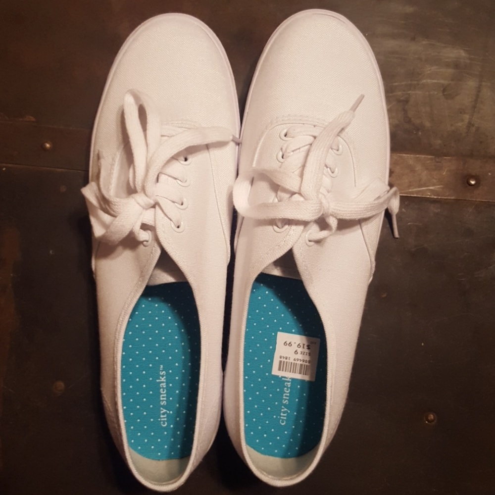 ***NEW*** Women's White Shoes