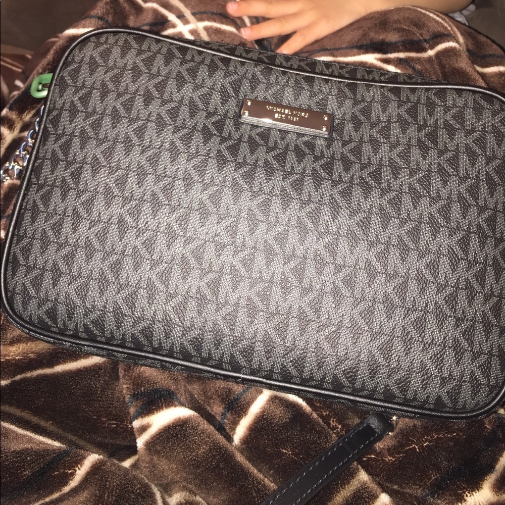 MK cross body purse