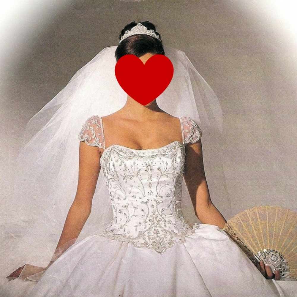 Amailia Carrara wedding dress.