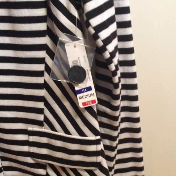 Blazer - Picture 3 of 3