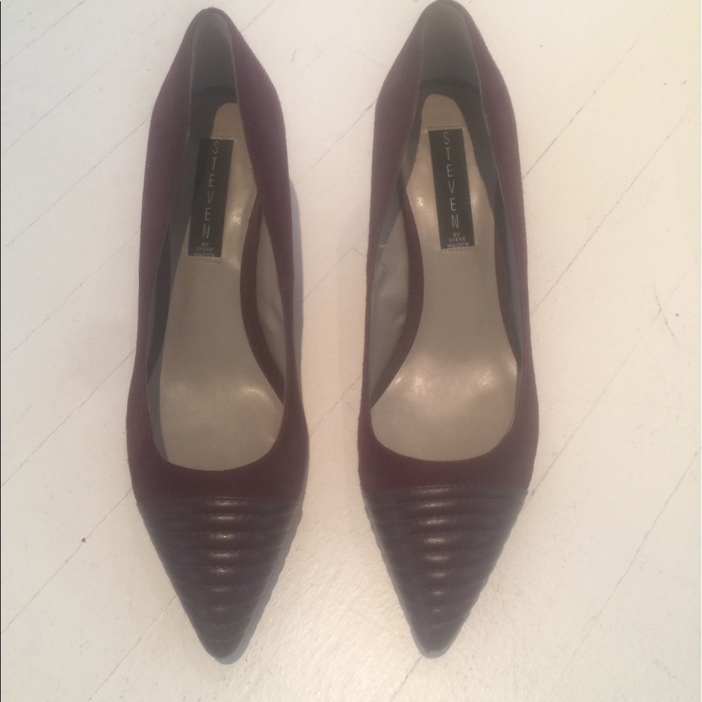 Burgundy Suede pumps