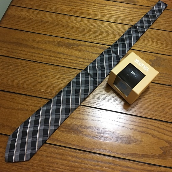Michael Kors Tie - Picture 1 of 4