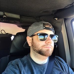 Meet your Posher, Travis