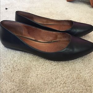 Black Aldo flats, lightly worn