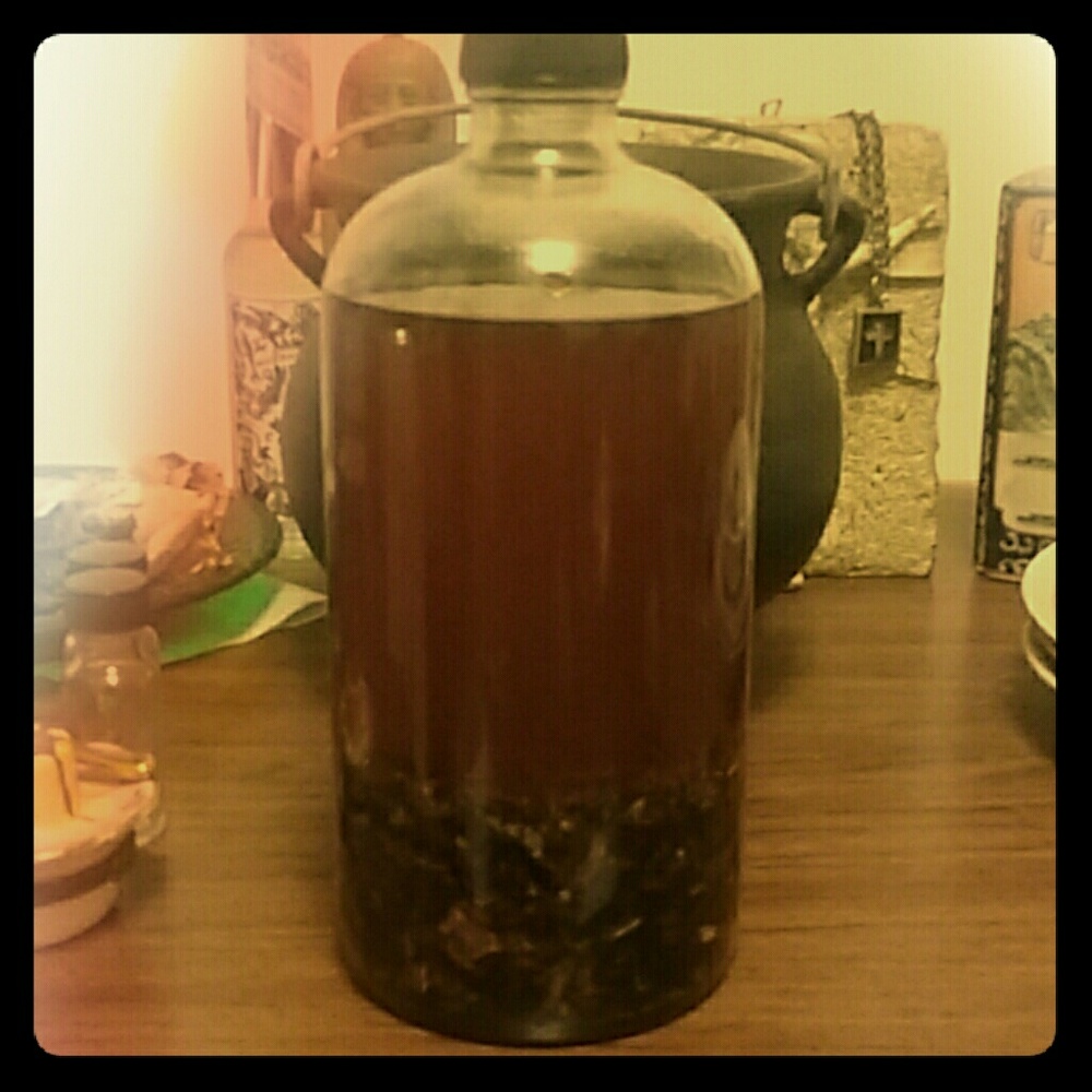 "Comfort me with Apples..."  Queen of Sheba oil.