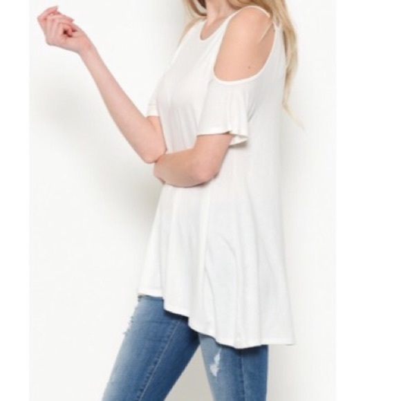 Tops - ✨LAST ONE ✨Cold shoulder tunic top