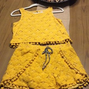 Super cute Target Brand 2 piece!