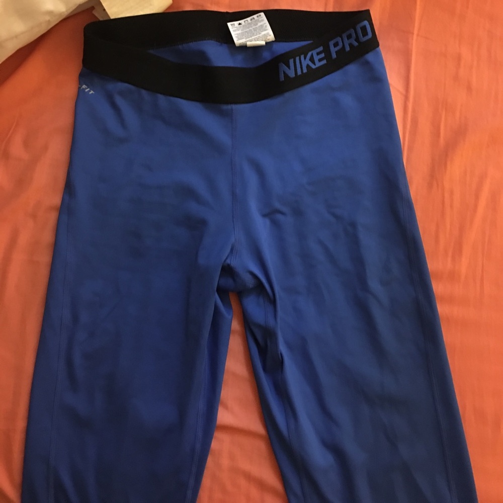 Nike pro crops!