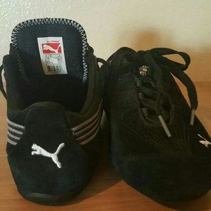 Women's suede size 7 Pumas